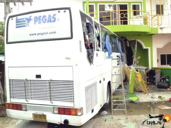 Авария автобуса Пегас туристик в Тайланде