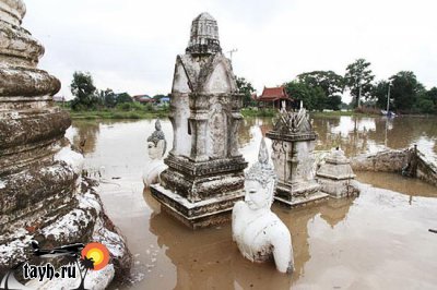 В Аюттхае затоплены храмы