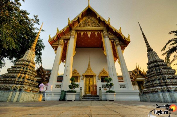 достопримечательности Бангкока.Ват Пхо. Храм лежащего Будды