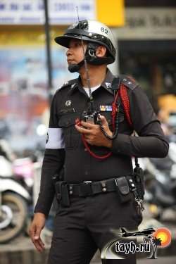 Манекены полицейских в Тайланде