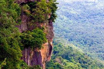 Pha Mor E-Daeng cliff