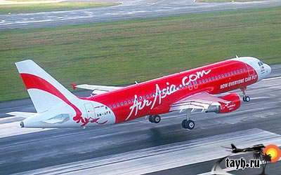 Самолёт Air Asia совершил аварийную посадку.