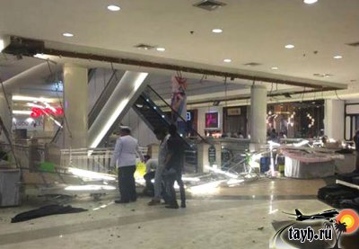 В торговом центре рухнул потолок