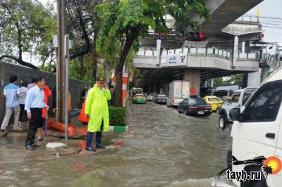 Дожди вызвали затопление Бангкока