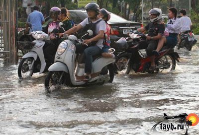 Затоплены улицы Бангкока