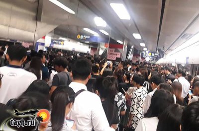 В Бангкоке остановилось метро