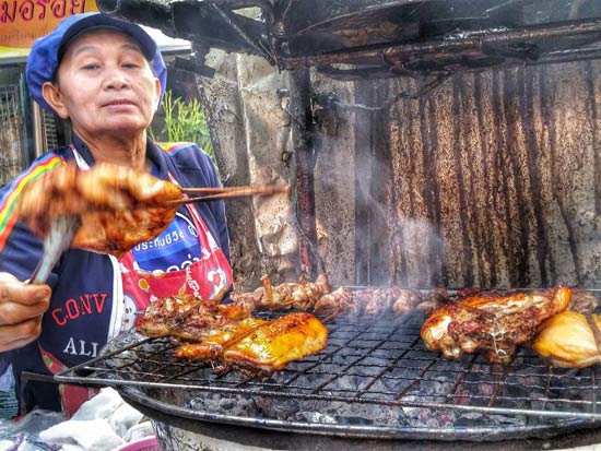 Уличная еда останется в Бангкоке