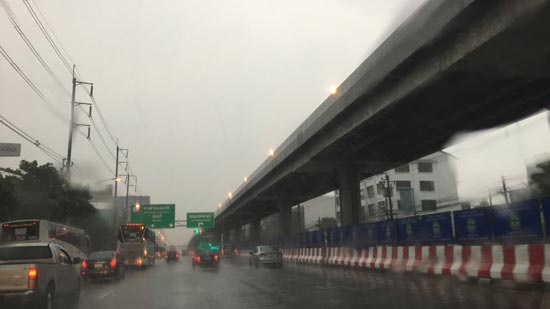 Летний шторм надвигается на большую часть Таиланда