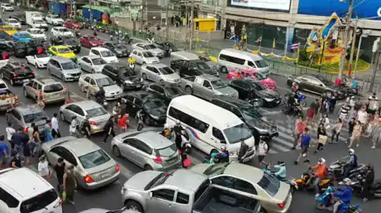 пешеходный переход в Таиланде