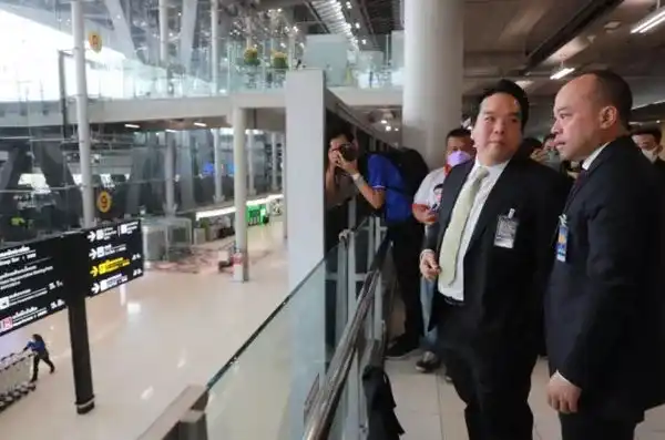 Аэропорт Бангкока не справляется с потоком туристов