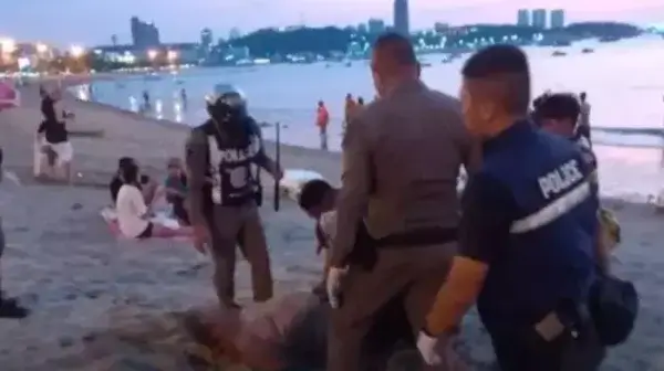 На пляже Паттайи задержан голый турист.