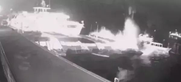 Взрыв на туристическом катере.